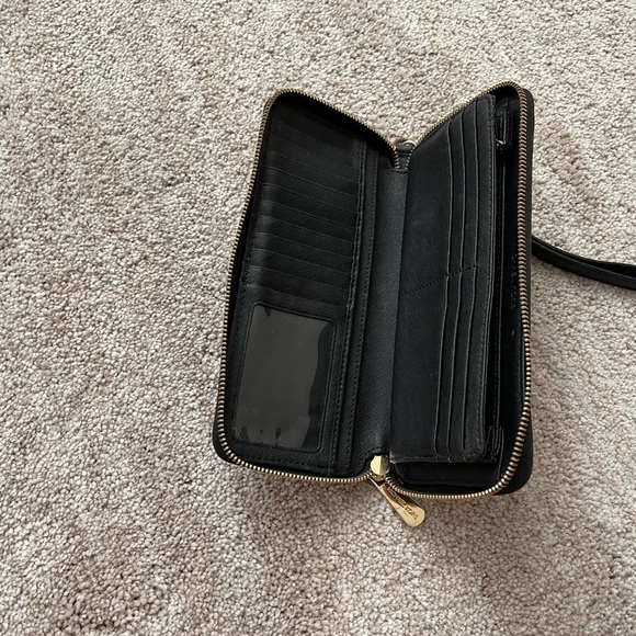 Michael Kors zipper wallet - Picture 4 of 5